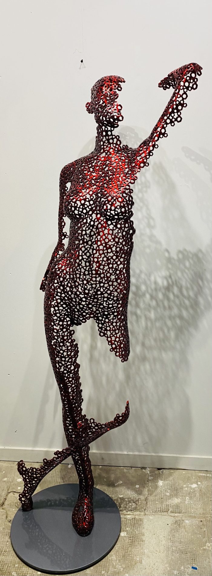 GRANDE SCULPTURE FEMME DANSEUSE EN ECROUS - Espace Design Bordeaux
