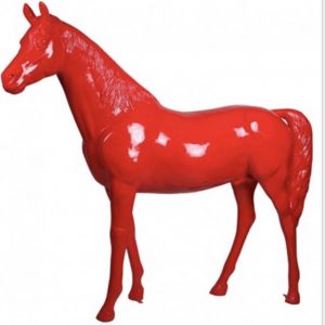 cheval en fibre de verre rouge